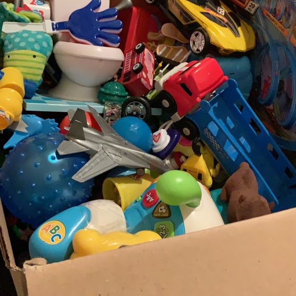 Toys - Picture 3 of 3